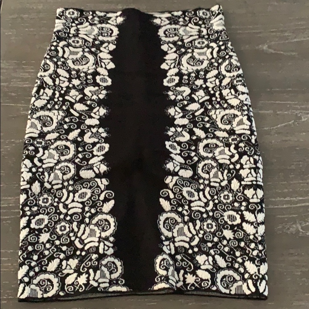 Bcbg stretch multi color skirt